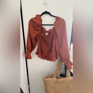 Long sleeve blouse, perfect for fall 🍁